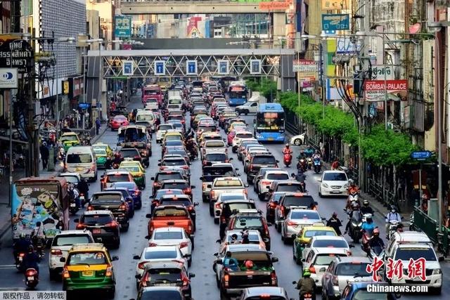 注意！這么開車不僅要錢，還要命！