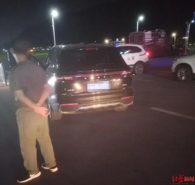 男子醉駕被查后“花式折騰”三小時,最終駕照被吊銷 男子醉駕被查后“花式折騰”三小時,最終駕照被吊銷