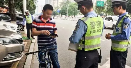 酒后騎自行車也算酒駕？交警：喝酒騎自行車也屬于是酒駕！